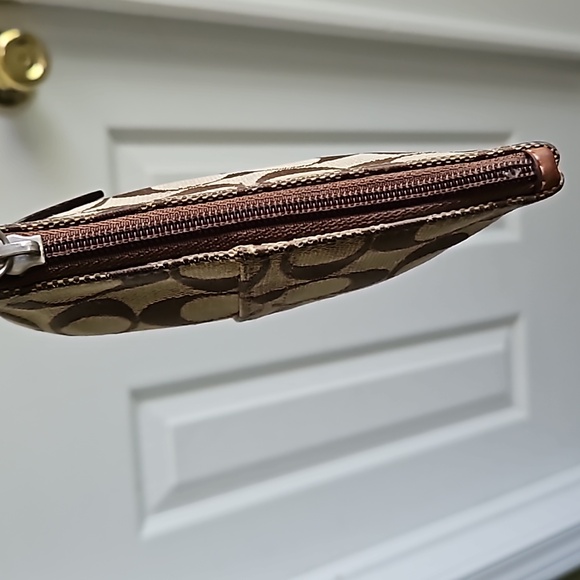 Coach Wristlet - Picture 5 of 7